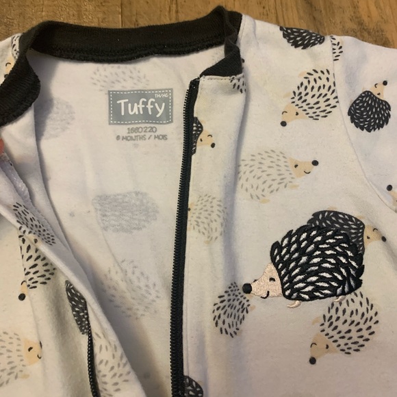 3 for $15/ Tuffy Hedgehog Zipper PJs (6 M) - Picture 2 of 3